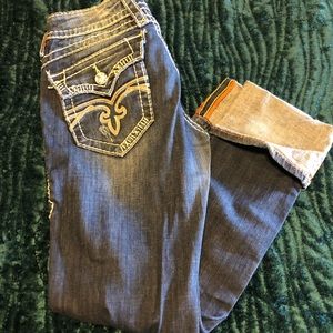 Rock revival Morgan Straight